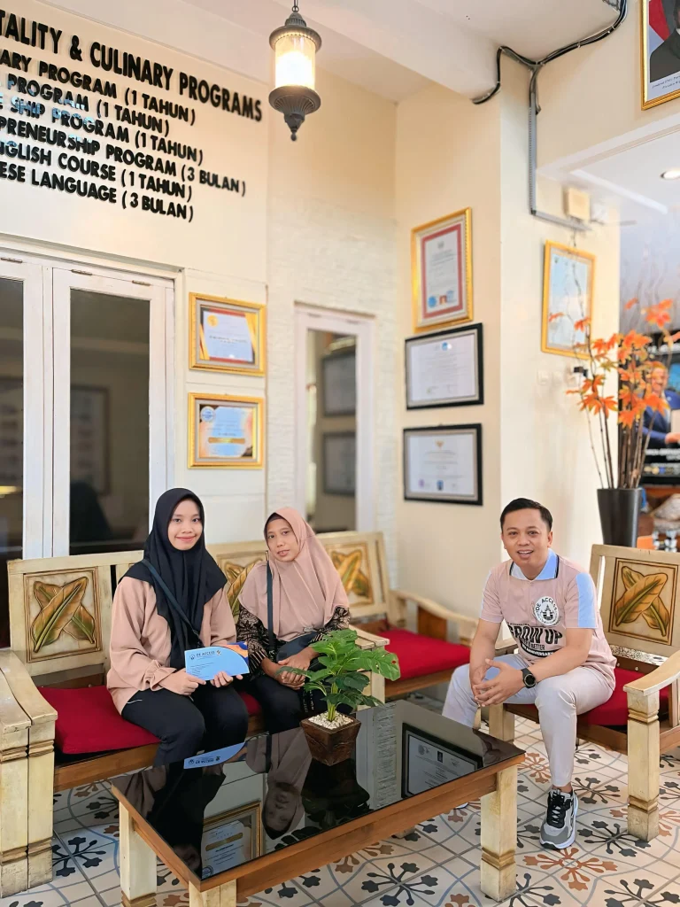 registrasi mahasiswa baru program perhotelan de access